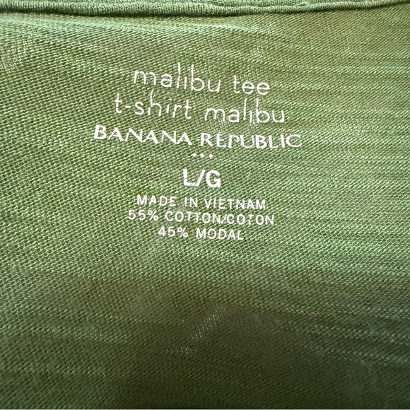 Banana Republic Malibu tshirt - Picture 3 of 3